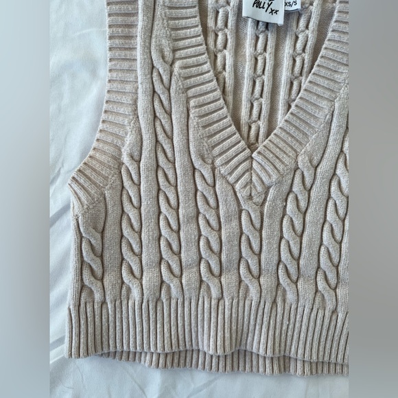 Princess Polly Cream Cropped Sweater Vest - Picture 2 of 5